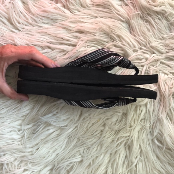 Merence Stripe Jersey Knot Thong Flip Flop Sandals 7/8 - Picture 9 of 9